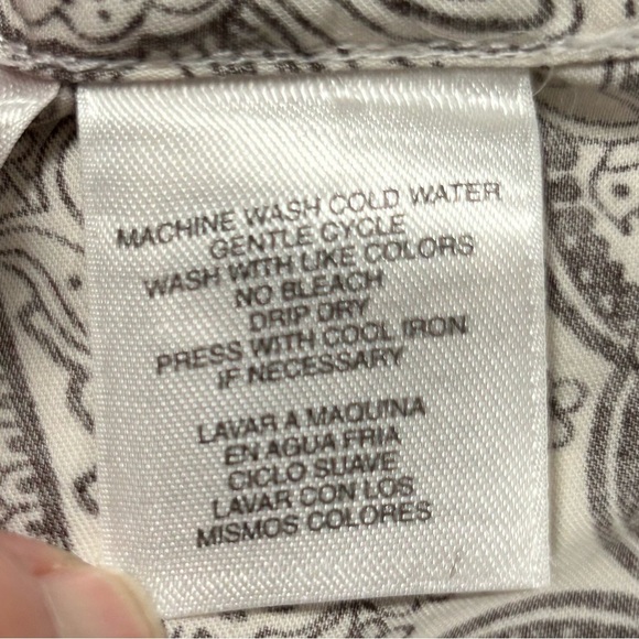 Jones New York Dark Brown and White Paisley Women’s Shirt with Striped Cuffs - Picture 5 of 11